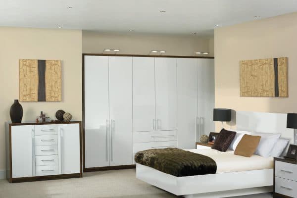 Bella High Gloss White / Style: Venice furniture collection