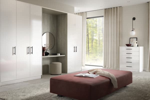 Bella High Gloss White / Style: Venice furniture collection