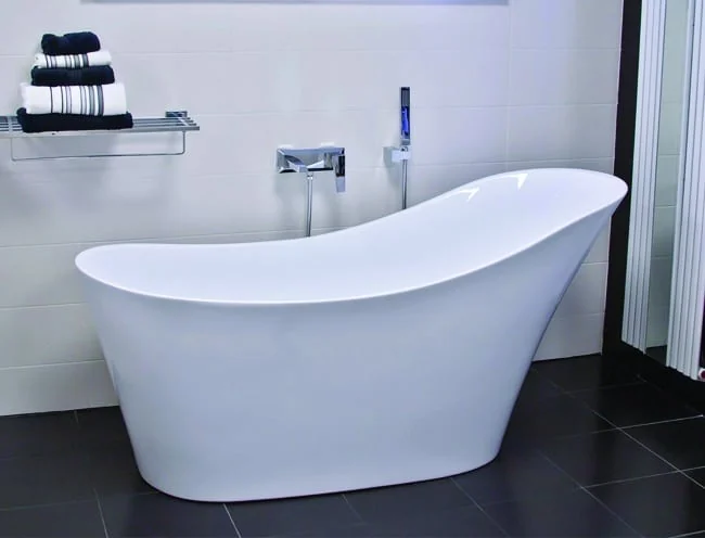 City Distribution freestanding bath