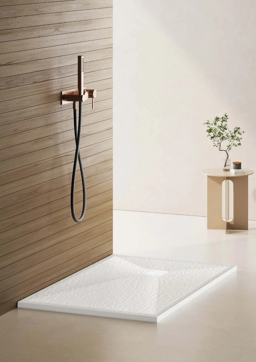 Giavani shower space